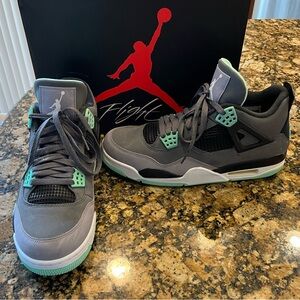 Jordan Air 4 Retro Gray and Black with Green Accents Comes In BOX!